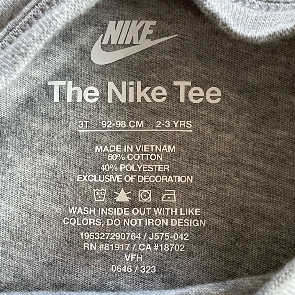 Nike toddler Blue Cargo Joggers and The Nike Tee in Gray Size: 2T - Picture 5 of 6